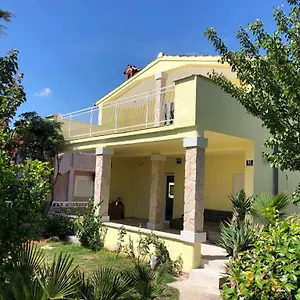  Ferienhaus Five Bedroom House Near Sandy Major Kroatien